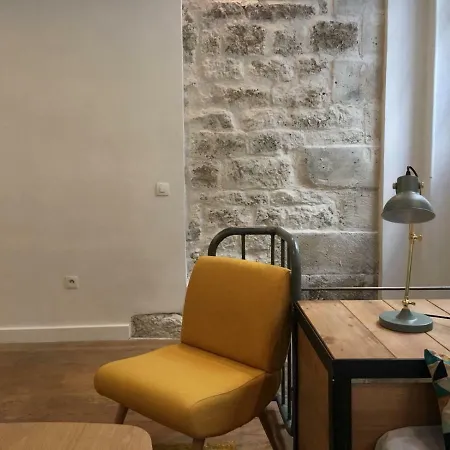 Studio Saulnier Apartment