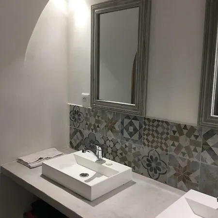 Studio Saulnier Apartment Paris